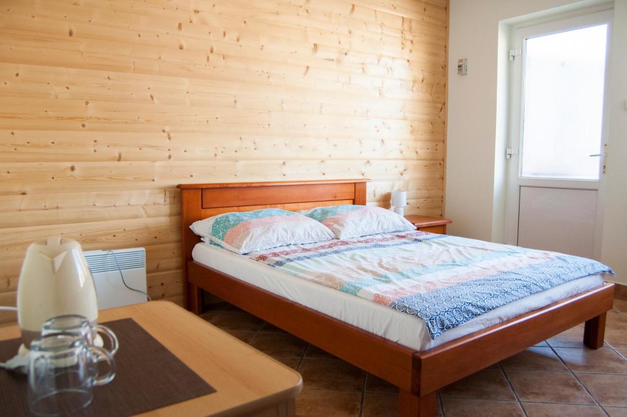 Апартаменты Bed And Bread Леба Экстерьер фото